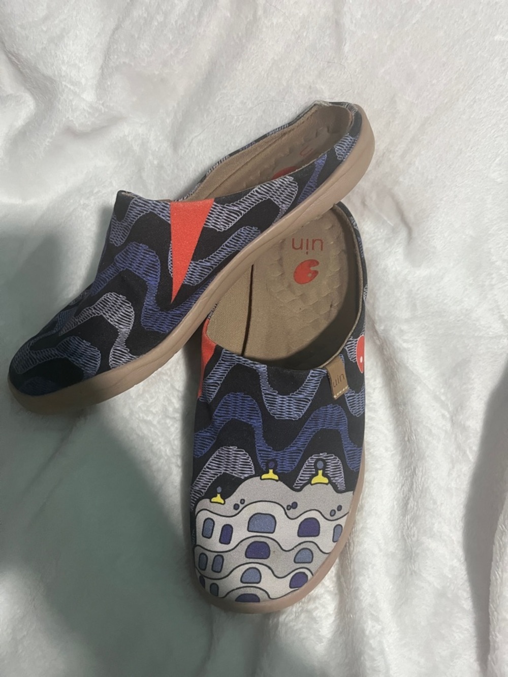 UIN Men’s La Pedrera Canvas Graphic Slip-On Shoes